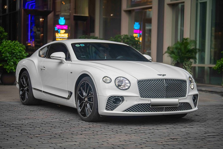 Im Jahr 2019 stellte Bentley sein 100-Jahr-Jubiläumsauto, den Continental GT, vor, der sowohl sportlich als auch aristokratisch ist und schnell bei vietnamesischen Tycoons beliebt wurde. Sechs Jahre sind vergangen, und nun ist es Zeit für Gebrauchtwagen auf dem Markt. 7.jpg