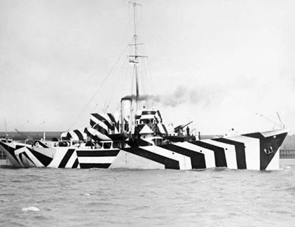 Giải mã kiểu ngụy trang ngược đời của Hải quân Anh