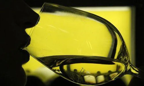 Tiết lộ thời điểm uống rượu có lợi nhất cho cơ thể