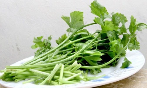 Mẹo vặt ít biết khi nấu ăn với cần tây