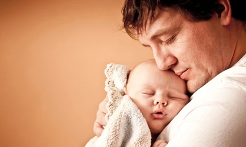 Mẹo dỗ trẻ nín khóc cực kỳ hiệu quả dành cho bố