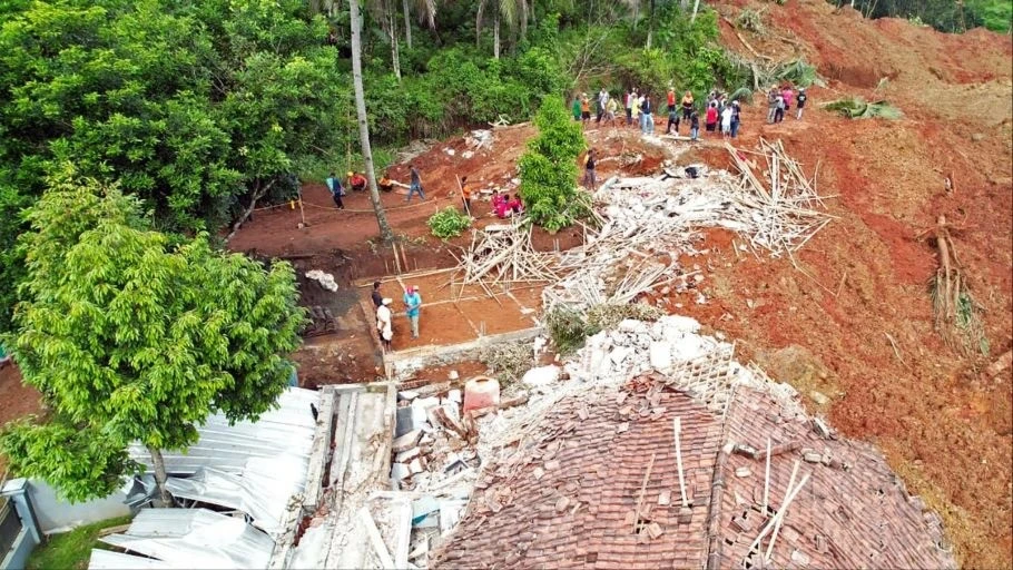Lở đất ở Indonesia, hàng chục người thiệt mạng và mất tích