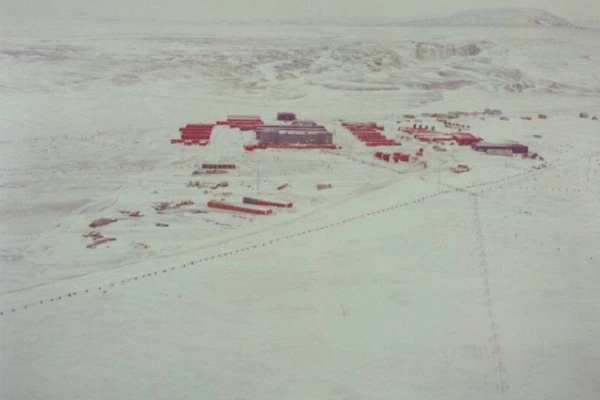 Đột nhập khu định cư xa xôi ở Canada