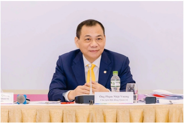 Ông Phạm Nhật Vượng đang dùng "công thức thành công" ở Việt Nam để đưa VinFast ra quốc tế. Ảnh: VIC. v-1.png