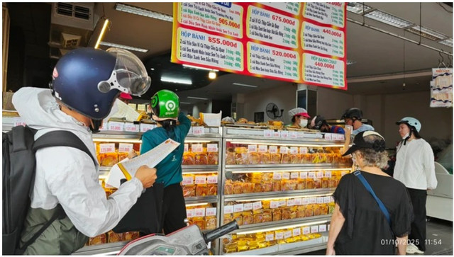 Nhộn nhịp mua bánh trung thu ở cửa hàng Như Lan banhnhulan-1.png