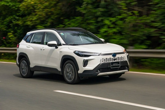 Những xe Toyota sơn trắng tại Australia có thể bị bong sơn khi tiếp xúc với ánh nắng. Ảnh: Toyota. corolla-2.png