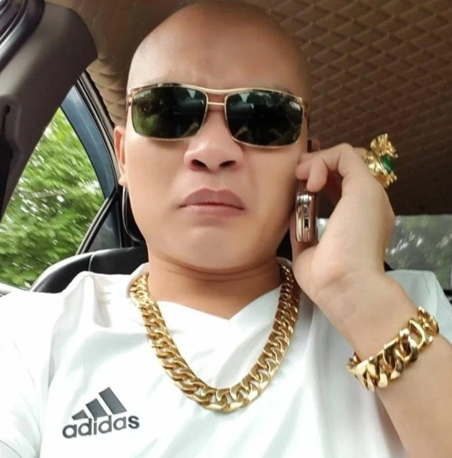 Nội dung gây sốc, phản cảm dễ thấy trên kênh của Tiến "Bịp". Ảnh: Tiến Bịp/TikTok. tienbip-2.png