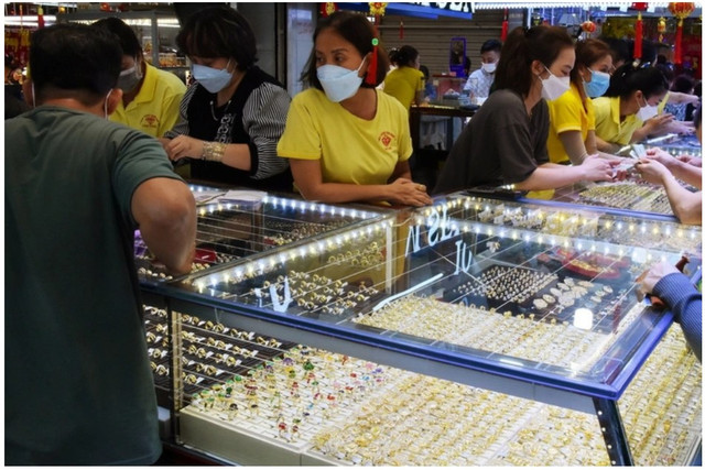 Giá vàng hôm nay tiếp tục suy yếu giavang-19-8.png