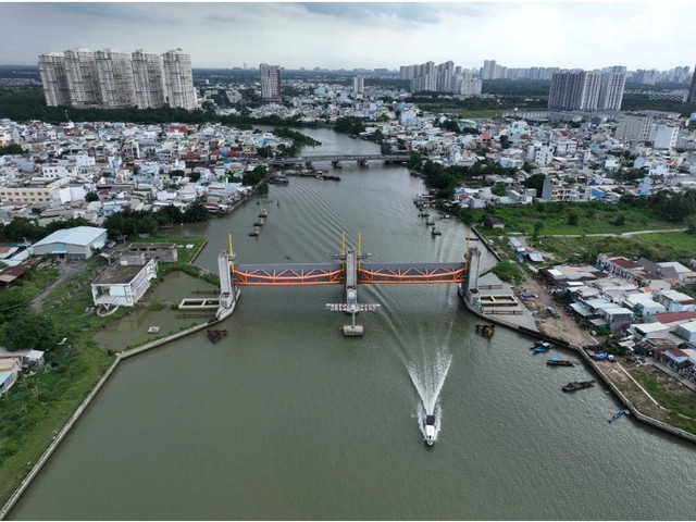 Hạng mục cống Phú Xuân thuộc dự án ngăn triều 10.000 tỷ đồng. Ảnh: Hoàng Giám. congphuxaun-1.png