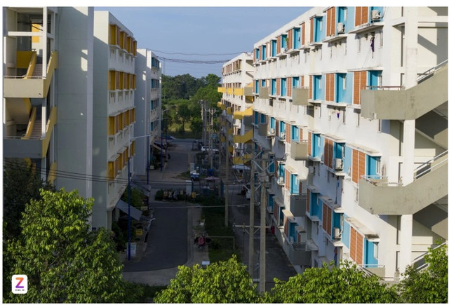 TP.HCM sẽ xem xét cho người có nhà tại phường cách nơi làm việc từ 14,5 km trở lên và tại xã từ 20 km trở lên được hưởng chính sách hỗ trợ nhà ở xã hội. Ảnh minh họa: Quỳnh Danh. noxh-1.png