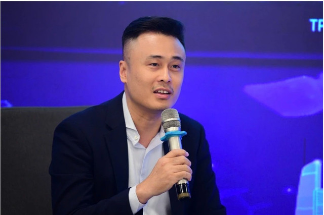 Ông Nguyễn Trần Nam - Giám đốc Khối Ngân hàng số, Ngân hàng ACB khẳng định việc ứng dụng AI là quyết định sống còn với các doanh nghiệp. Ảnh: BTC. doanhnhan-3.png