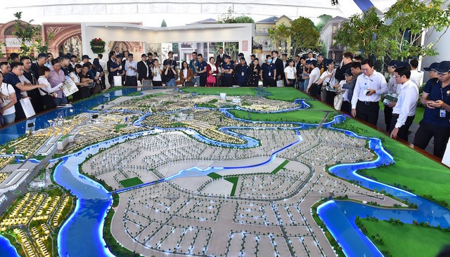 Việc thu thuế này sẽ khuyến khích minh bạch hóa toàn bộ chi phí đầu vào. Việc thu thuế này sẽ khuyến khích minh bạch hóa toàn bộ chi phí đầu vào.