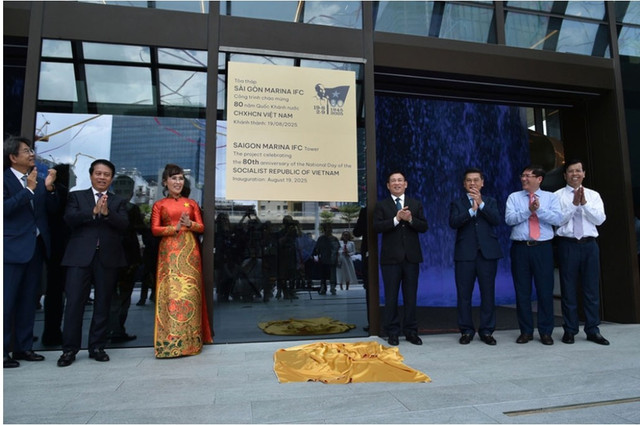 Bà Nguyễn Thị Phương Thảo tại lễ khánh thành Tòa tháp Saigon Marina IFC. Ảnh: VGP/Trần Mạnh nguyenphuongthao-1.png