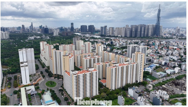 Khu tái định cư Bình Khánh ở Khu đô thị mới Thủ Thiêm bỏ hoang khoảng chục năm qua. khudothu-tt.png