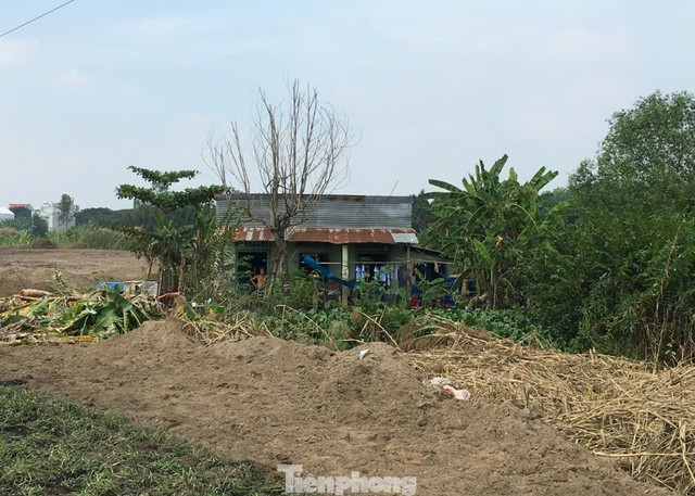 Mức thu nêu trong dự thảo Nghị định 103/2024/NĐ-CP còn quá cao nên vẫn là gánh nặng tài chính cho người dân. dat-1.png