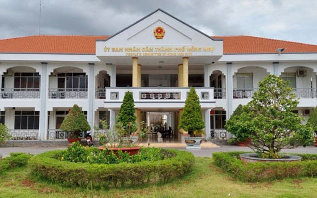 Hiện Công ty Lâm Tấn Phát còn 2 gói thầu đang chờ kết quả tại phòng NN&MT TP Hồng Ngự. Ảnh IT. ubndtp-hongngu.jpg