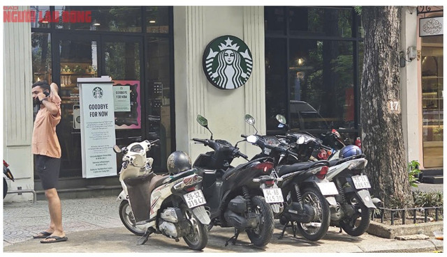 Starbucks Reserve Hàn Thuyên rời đi starbuck-2.png