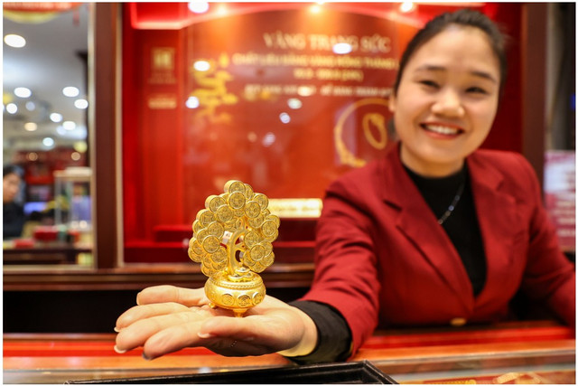 Giá vàng SJC vẫn neo ở mức cao kỷ lục. Ảnh: Phạm Hải giavang-1.png