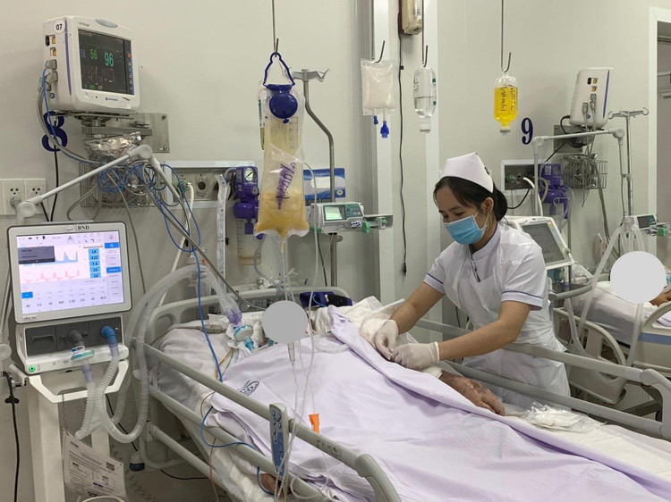 Bệnh nhân bị bệnh botulinum đang điều trị tại bệnh viện chợ Rẫy