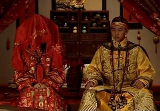 Đại hôn lễ xa hoa của hoàng đế Trung Quốc 