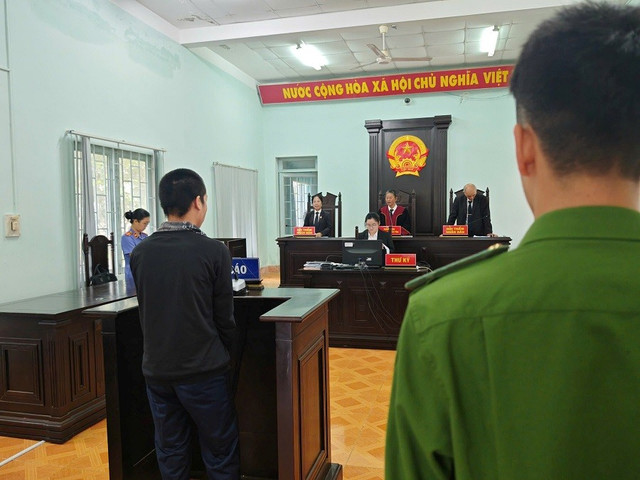 HĐXX tuyên phạt bị cáo K’Đệp 10 năm tù giam. Ảnh: Công an Lâm Đồng 80.jpg