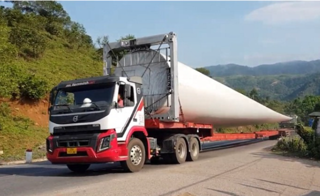 Việc lưu hành xe quá khổ giới hạn, xe quá tải trọng trên đường bộ phải bảo đảm an toàn giao thông đường bộ và an toàn cho công trình đường bộ (ảnh minh hoạ). anh-man-hinh-2025-07-09-luc-164514-1752054343656457633960.png