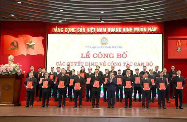 26 Chánh án TAND cấp tỉnh và Chánh tòa 3 Tòa phúc thẩm TAND Tối cao vừa được bổ nhiệm. Ảnh: MAI ĐỈNH cac-chanh-an-7930-1229jpg.jpg