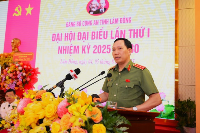 Thượng tướng Lê Văn Tuyến, Ủy viên Ban Thường vụ Đảng ủy Công an Trung ương, Thứ trưởng Bộ Công an phát biểu chỉ đạo Đại hội. Ảnh: Công an Lâm Đồng dh23.jpg
