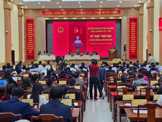 Quang cảnh kỳ họp sáng nay 16/7. Ảnh: LÊ GIANG img-1589-7.jpg