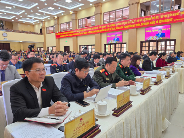 Các đại biểu dự Kỳ họp thứ 2, HĐND tỉnh Lâm Đồng Khóa X. Ảnh: LÊ GIANG img-1589-3.jpg