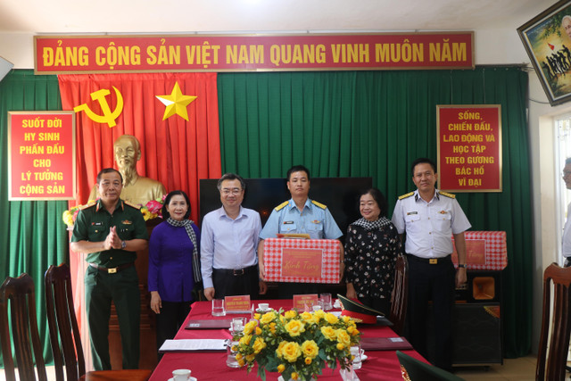 Đoàn công tác do đồng chí Nguyễn Thanh Nghị, Phó Bí thư Thường trực Thành ủy TP HCM làm trưởng đoàn. 12.jpg
