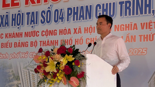 Phó Chủ tịch UBND TP HCM Bùi Xuân Cường phát biểu chỉ đạo tại lễ khởi công. Ảnh: Anh Tú 55.jpg