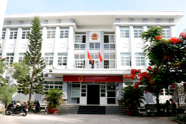Trung tâm Hành chính công phường Phú Thủy trong ngày vận hành thử nghiệm mô hình chính quyền cấp xã mới. 6.jpg