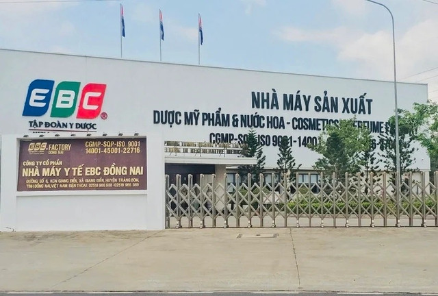 Nhà máy sản xuất của Công ty Cổ phần Nhà máy y tế EBC Đồng Nai, tọa lạc tại đường số 6, Khu công nghiệp Giang Điền, xã Giang Điền, huyện Trảng Bom, tỉnh Đồng Nai. Ảnh: Công an Đồng Nai thu-hoi-gcn-cong-ty-ebc.jpg