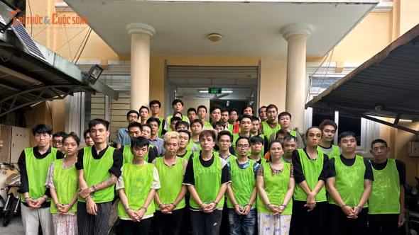 Ca sĩ Tăng Nhật Tuệ bị bắt vì ma túy: 'Tôi mất tất cả rồi!'