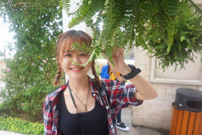 Riêng về bài hát dành tặng cho ĐT Việt Nam, Bích Thảo khẳng định cô hát bằng sự yêu mến thực sự dành cho đội tuyển nên không bận tâm nhiều đến nhận xét từ bên ngoài. Hiện tại ngoài hoạt động trên kênh TalkTV, Bích Thảo còn làm thêm công việc của một người mẫu ảnh và đang cố gắng tập luyện để phục vụ cho cuộc thi trên truyền hình mà cô đang tham gia.