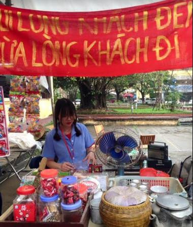 Ngọc Anh tâm sự: “Qua hội sách cũ giúp bản thân hiểu hơn về thế hệ cha mẹ mình. Tuy cuộc sống vật chất còn nhiều vất vả, nhưng đời sống tình thần, tình càm và lý tưởng luôn tràn đầy. Qua đó, mình nhận ra rằng, cần trân trọng hơn những giá trị của cuộc sống hiện đại”.
