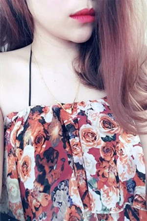 Dù trước đó có phần bực bội nhưng sau khi nghe lời giải thích, chị hoàn toàn tin ở chồng. Chị Trang cho hay, từ khi 'về chung một nhà' vợ chồng chị luôn thoải mái chuyện tiền nong, chưa từng vì đồng tiền mà xảy ra xích mích. Tiền hai vợ chồng chị làm được thường để chung một chỗ, cùng chi tiêu. Khi cần chi khoản tiền lớn, cả hai thường bàn bạc với nhau, còn những khoản tiền lặt vặt, mỗi người thường tự quyết định. 'Thật ra, giữ quỹ đen không phải việc gì quá to tát, ai cũng có bí mật riêng, chỉ cần tuyệt đối không làm gì có lỗi với nửa kia là được. Tuy nhiên, nếu không phải điều gì quá khó nói thì các ông chồng không nên làm thế bởi, lỡ vợ phát hiện ra không tránh được nghi ngờ, hiểu lầm', chị Trang chia sẻ.