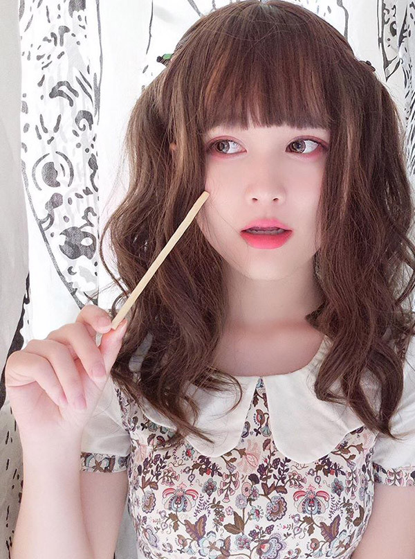 Cùng xem một số hình ảnh khác của cô nàng cosplay đang được cộng đồng mạng chú ý.