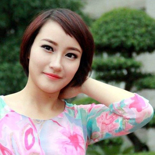 Với chuỗi thành tích ấn tượng, Phương Linh không chỉ là thủ khoa đầu ra của trường mà còn được thăng ngay lên hàm Trung úy ngay khi ra trường. Đây là kỷ lục mới của Học viện Cảnh sát Nhân dân khi thường các học viên chỉ được thăng hàm tối đa lên Thiếu úy khi ra trường.