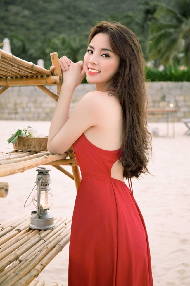 Đại học Ngoại thương được mệnh danh là trường đào tạo Hoa hậu vì có nhiều nữ sinh đăng quang ngôi vị cao nhất trong các cuộc thi sắc đẹp như Mai Phương Thúy, NGuyễn Cao Kỳ Duyên, Đỗ Mỹ Linh. Sau nhiều scandal, Hoa hậu Việt Nam 2014 - Kỳ Duyên đang dần mất điểm trong mắt khán giả.