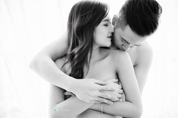 Theo người đẹp 9X, phụ nữ khi mang bầu mà có được một người chồng quan tâm và yêu thương mình hết lòng thì không còn gì tuyệt vời bằng. Và Thu Hương may mắn khi có được một người chồng như thế, luôn yêu thương, hiểu và chiều vợ vô điều kiện. Ảnh trong bài: Glow Studio.