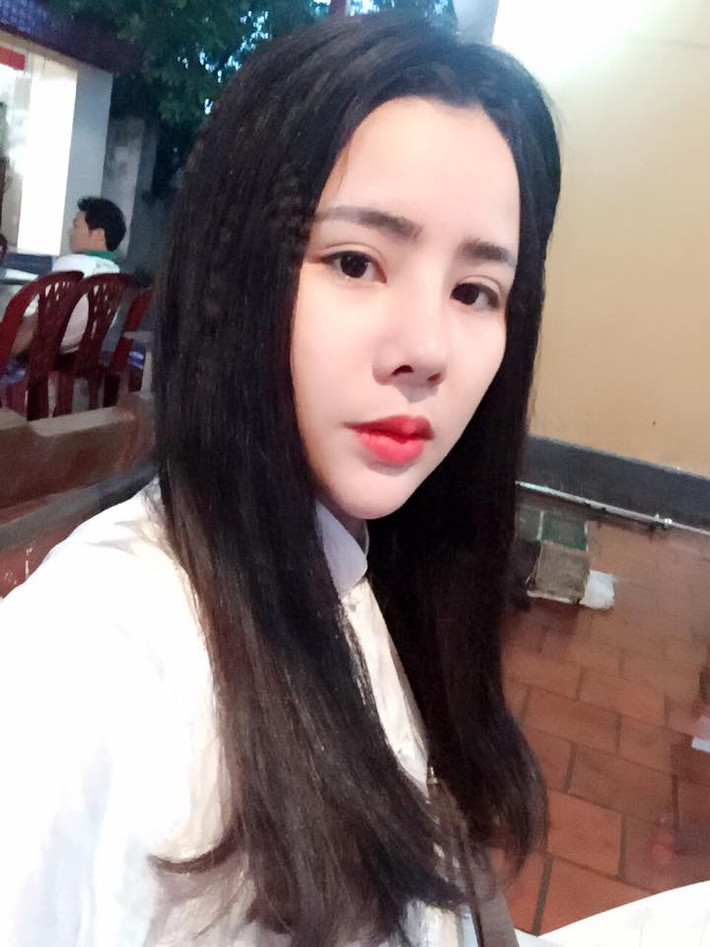 Mai Anh phải phẫu thuật loại bỏ hết thứ chất tiêm độn cằm trước đây cô đã từng tiêm vào cằm. Ngoài ra cô nàng 9X còn nâng mũi và nhấn mí nhằm cải thiện thêm nhan sắc của mình.