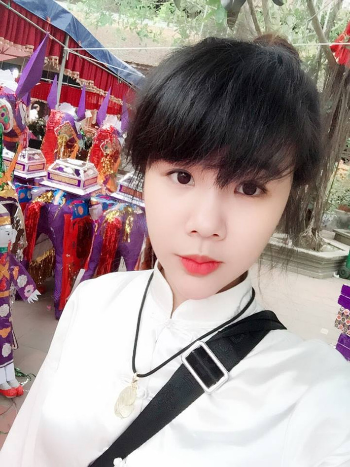 Từng mong muốn có một khuôn mặt thon gọn, một đường cằm chuẩn V-line mà khoảng 1 năm trước, Mai Anh đã nóng vội đi tiêm chất độn cằm (tiêm filler), nhưng không may đã bị lừa tiêm thêm silicon vào mặt do chọn cơ sở làm đẹp không uy tín. Vốn có khuôn mặt đã khá xinh đẹp, nhưng vì ước mơ sở hữu sự thanh thoát, đạt chuẩn mà sau đó Mai Anh đã phải chịu đựng nhiều đau đớn, khổ sở.
