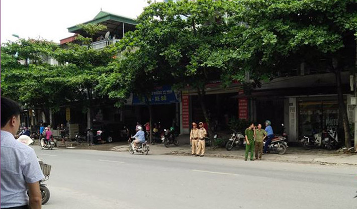 Để đảm bảo an ninh trật tự, lực lượng công an được huy động đến xung quanh khu vực UBND huyện Thanh Oai.