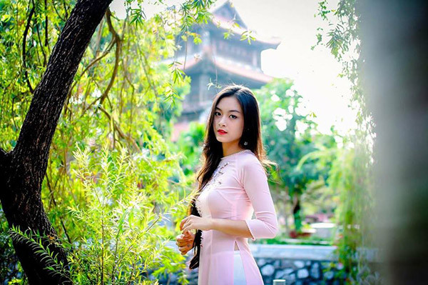 Thời gian sắp tới, sau khi hoàn thành xong việc học ở trường cấp 3, nữ sinh Hải Phòng xinh đẹp sẽ lên đường sang Pháp du học.