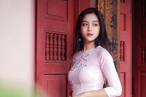 Và sau đó ít ngày, số lượng người theo dõi trên Facebook cũng như Instagram của Tố Anh bỗng dưng tăng đột biến.