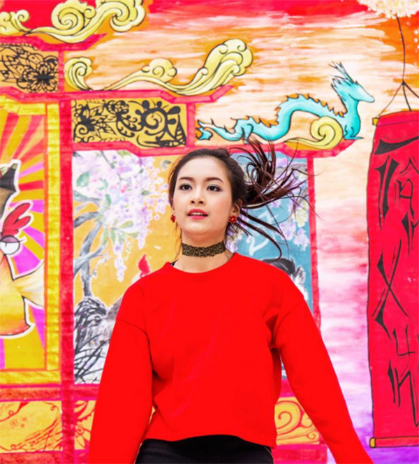 Tố Anh chia sẻ: 'Mình rất bất ngờ khi nhận được sự quan tâm của các bạn vì trước giờ mình là nữ sinh rất bình thường, không có gì nổi bật. Việc lượng follow tăng bất thường, thật sự mình thấy chưa quen lắm nhưng cũng cảm ơn tất cả mọi người đã dành cho mình sự ưu ái đó'.