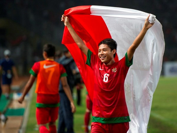 Cầu thủ Indonesia duy nhất góp mặt trong đội hình tiêu biểu là Evan Dimas. Cầu thủ 20 tuổi được mệnh danh là Messi Indonesia, đóng góp rất nhiều vào việc đưa Indonesia vào vòng bán kết, tạo ra nhiều bất ngờ.