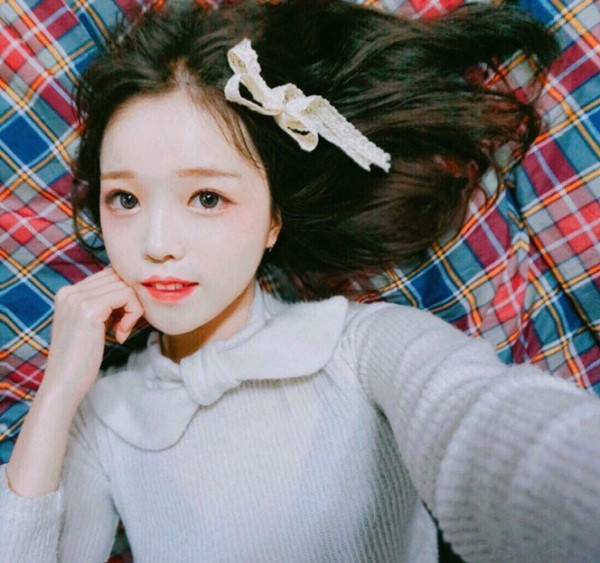 Eun Hye thường biến hóa trong các bộ ảnh thành nàng bạch tuyết hoặc cô bé lọ lẹm và nhiều nhân vật hoạt hình nổi tiếng khác.